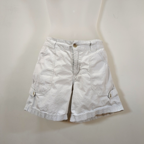 Columbia Women's Cream Shorts , Size 6 - Picture 1 of 7